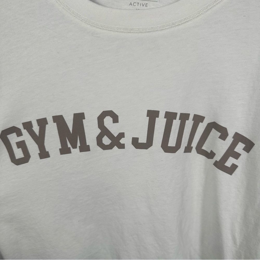 Z Supply Off-White Gym & Juice Vintage Inspired Graphic Cropped Tee Size Small - Picture 12 of 15